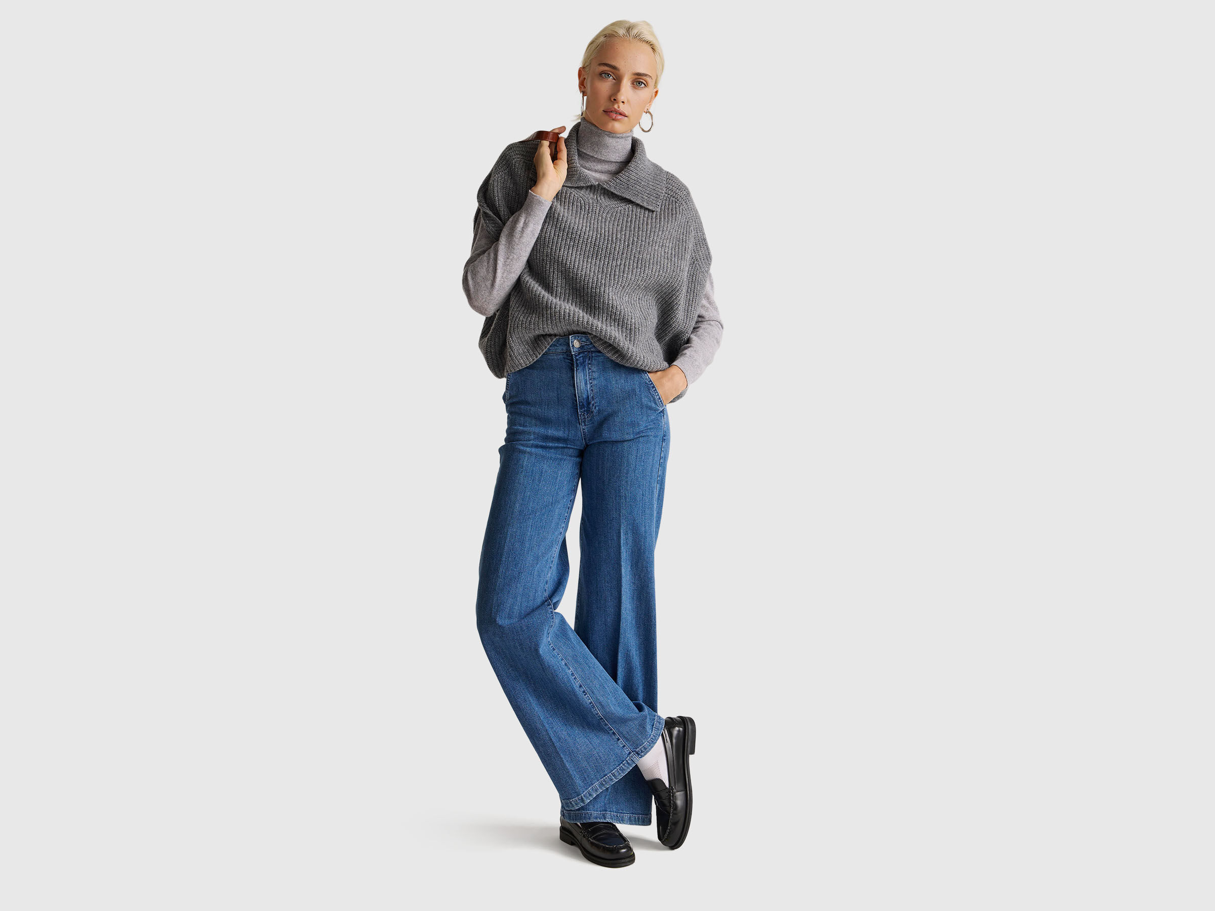CAPE Women image number 3